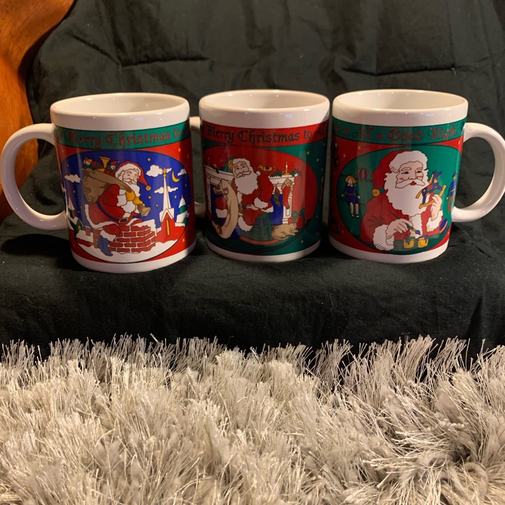 Really cute vintage Christmas coffee mugs set of 3